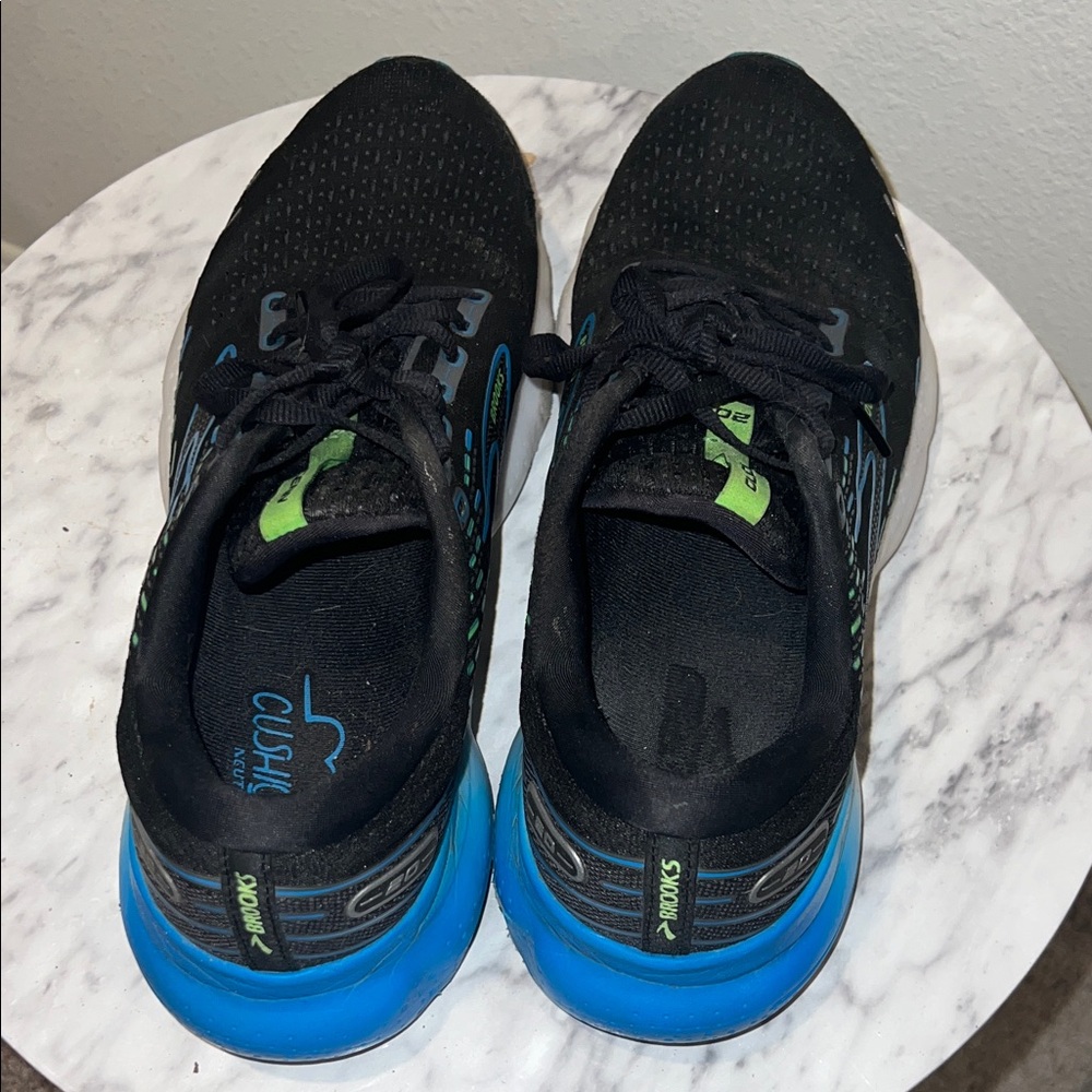Brooks Black and Green Running Shoes - Picture 5 of 8